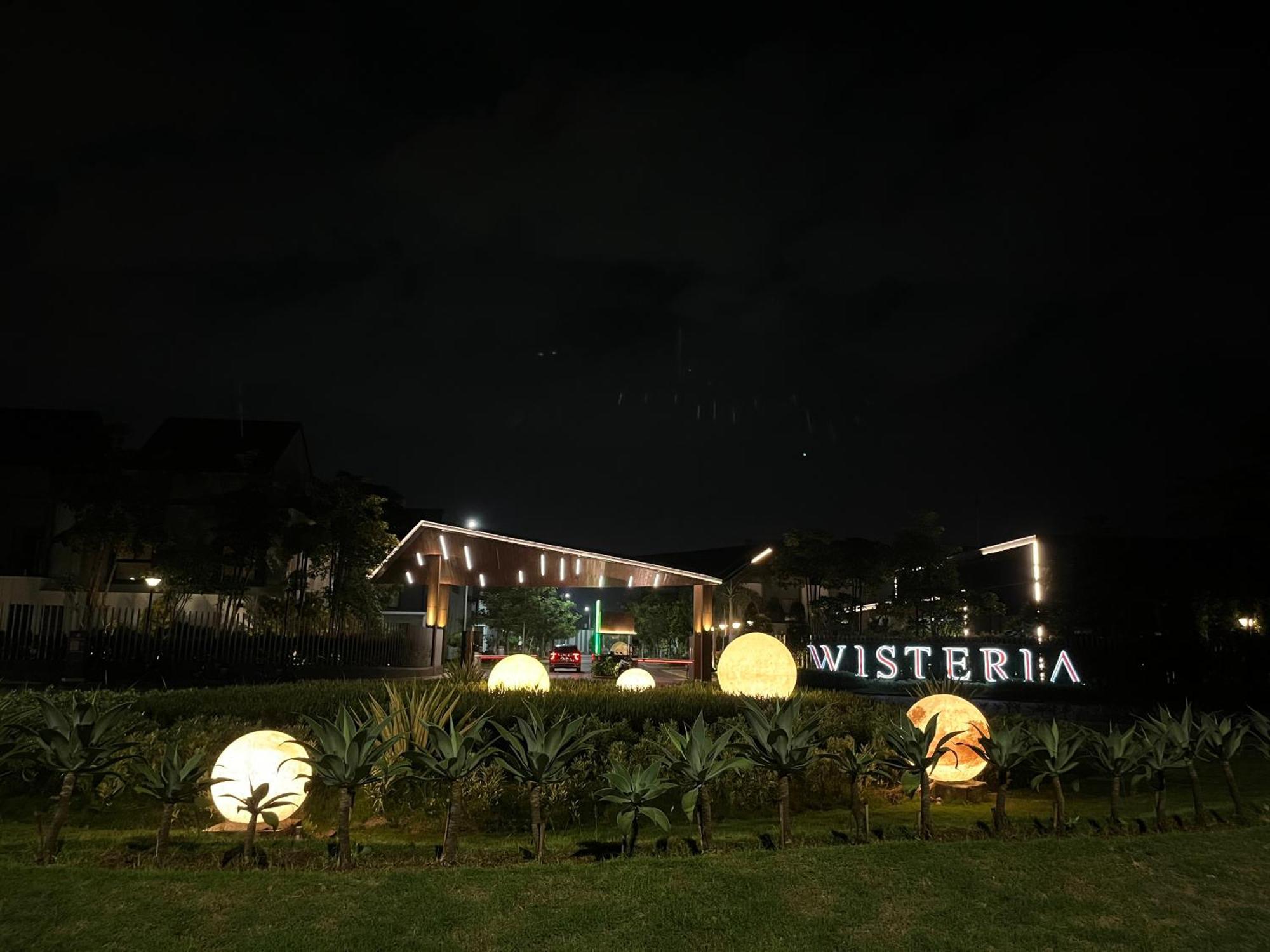 2 Floor Cozy House In Wisteria Jakarta Garden City エクステリア 写真