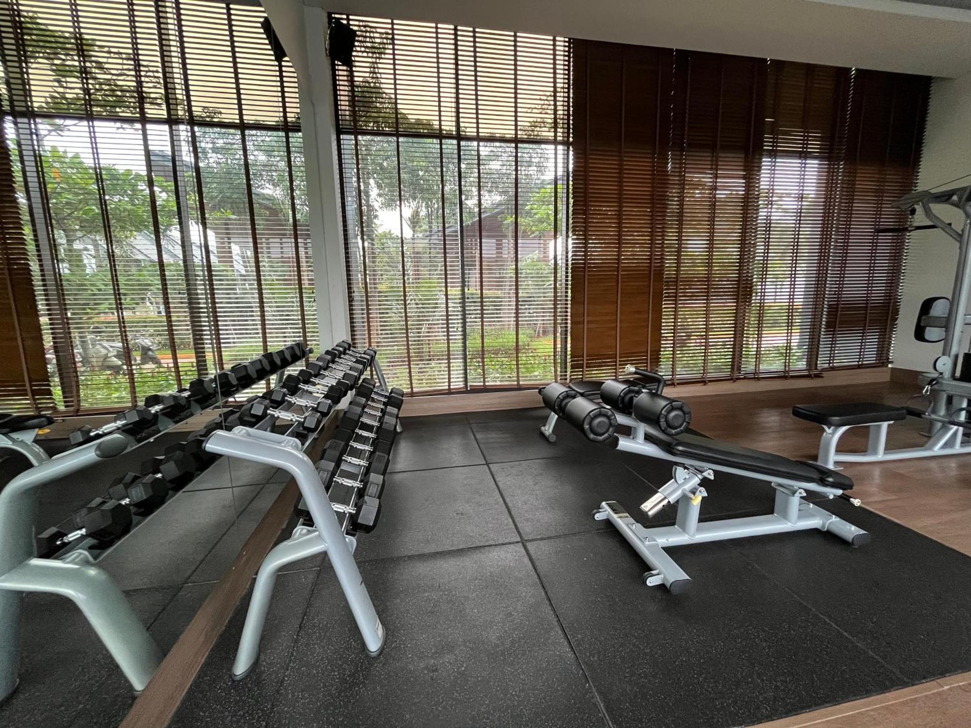 2 Floor Cozy House In Wisteria Jakarta Garden City エクステリア 写真
